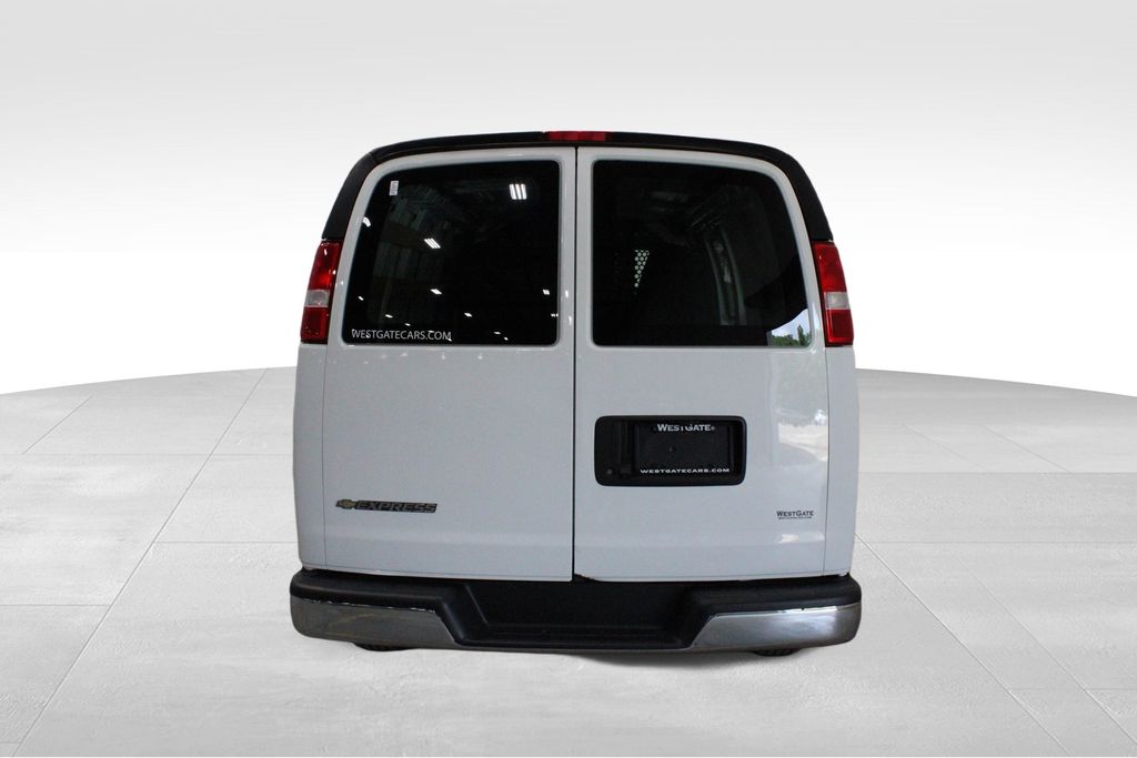 2023 Chevrolet Express 2500 Work Cargo Van photo 3
