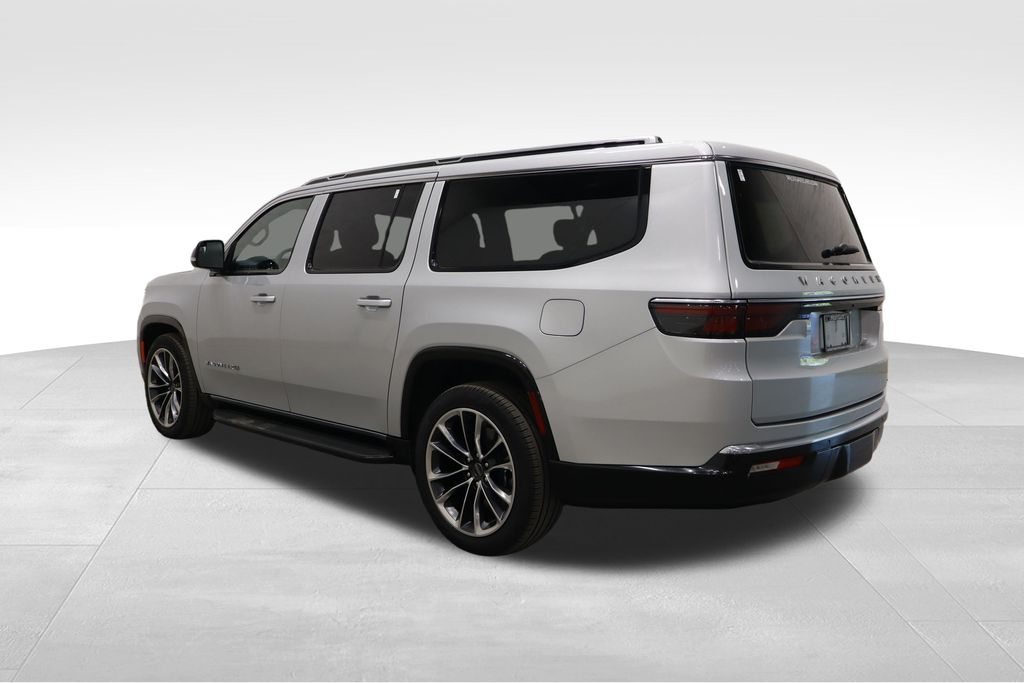 2024 Jeep Wagoneer L Series II photo 3
