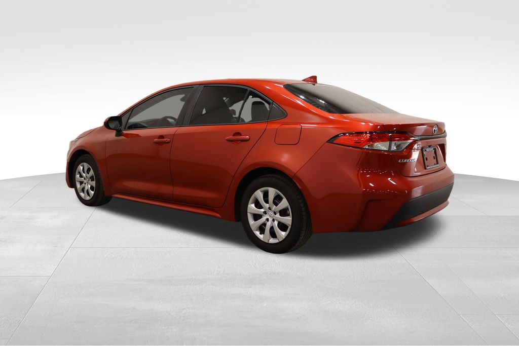 2020 Toyota Corolla LE photo 3