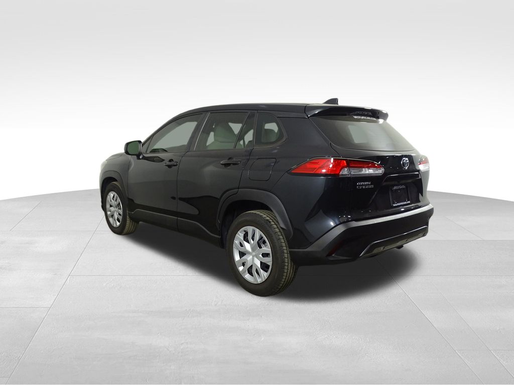 2022 Toyota Corolla Cross L photo 3