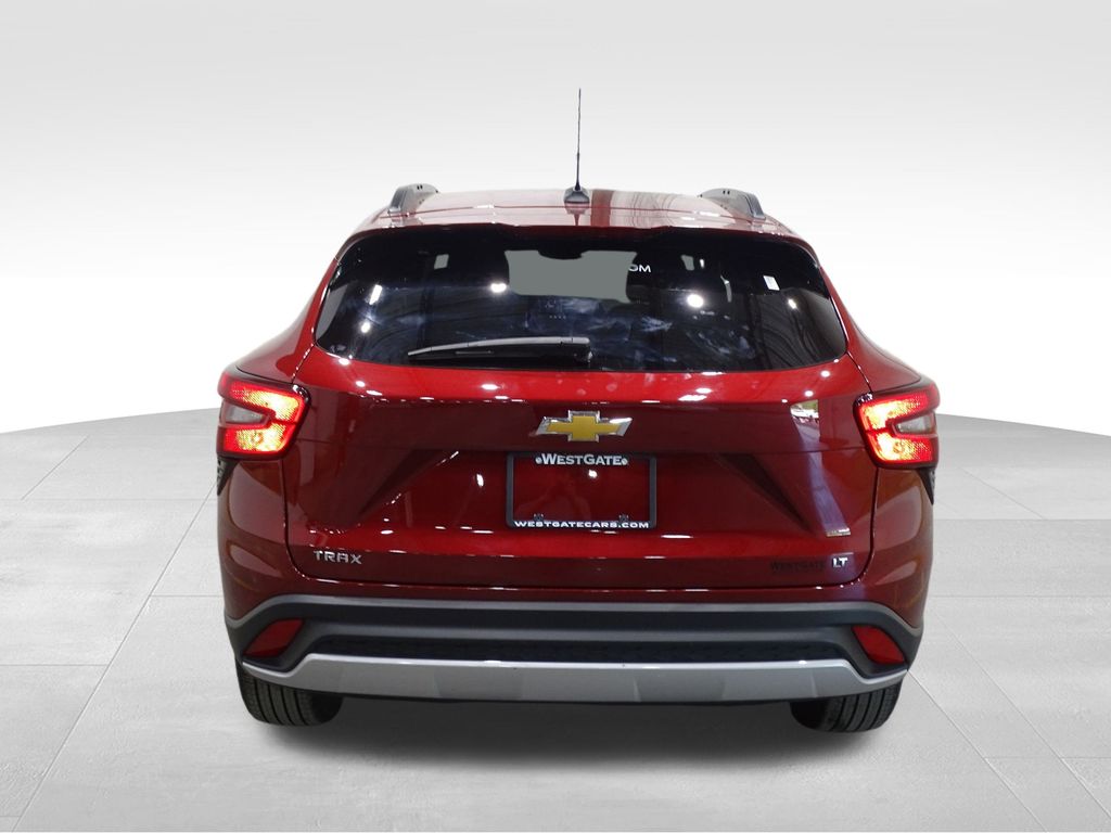2024 Chevrolet Trax LT photo 4