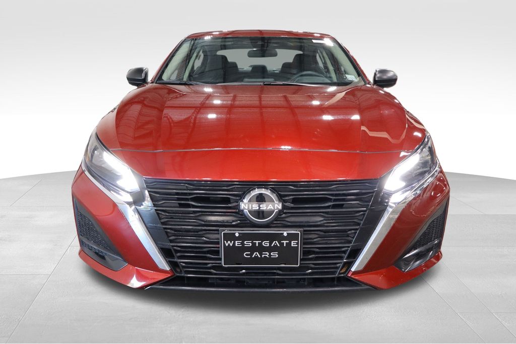 2024 Nissan Altima 2.5 SV photo 2