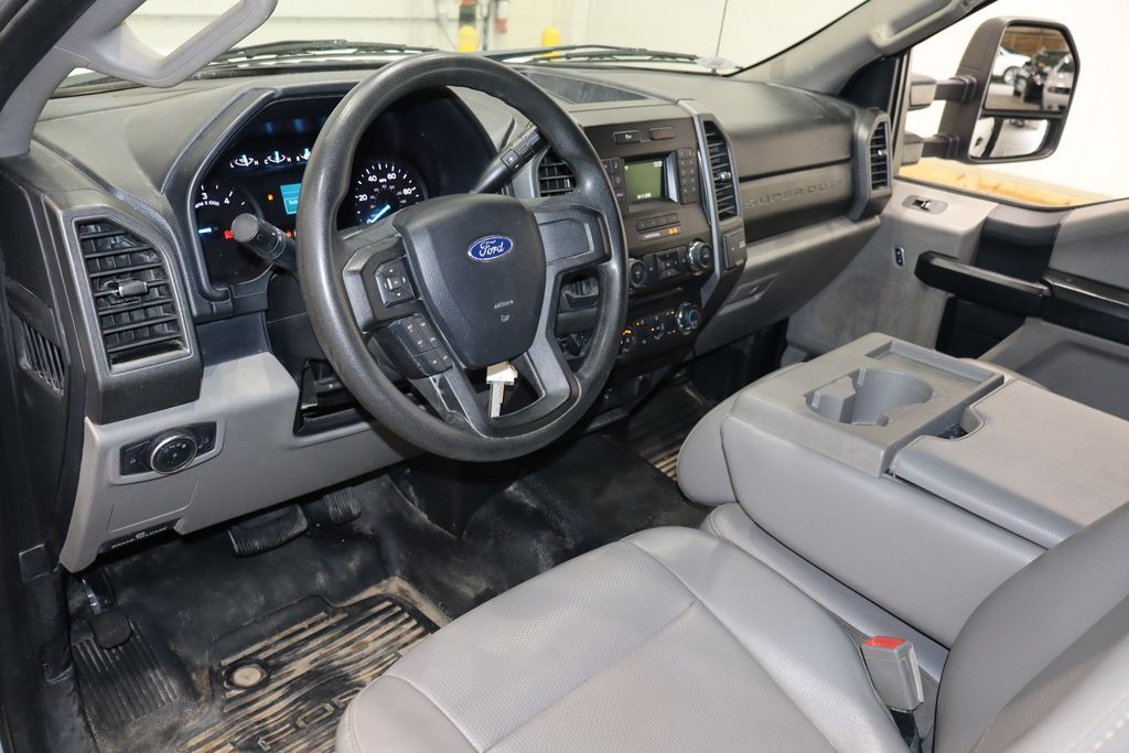 2018 Ford F-550 - Photo 18