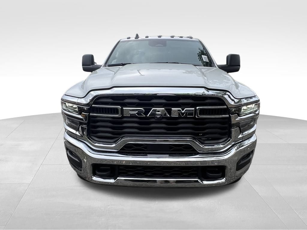 New 2025 Ram 3500 3500 TRADESMAN CREW CAB CHASSIS 4X4 60' CA Pickup