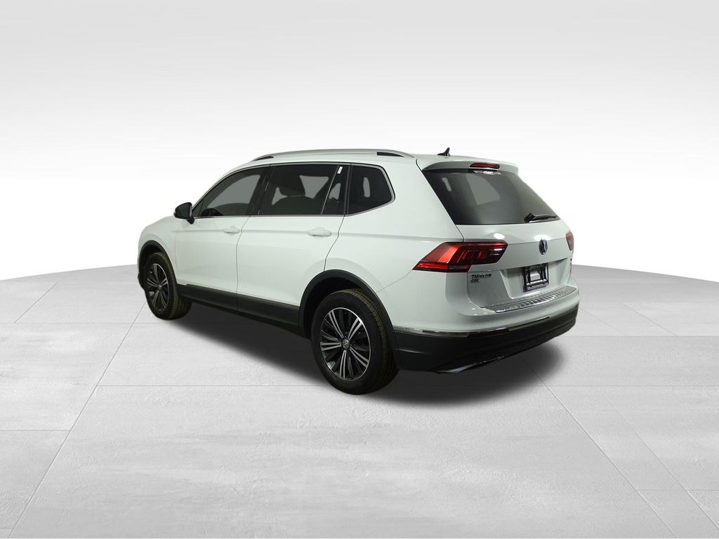 2019 Volkswagen Tiguan SEL R-Line photo 4