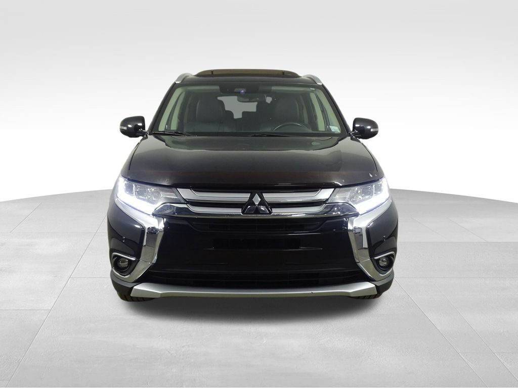 2017 Mitsubishi Outlander SE photo 2