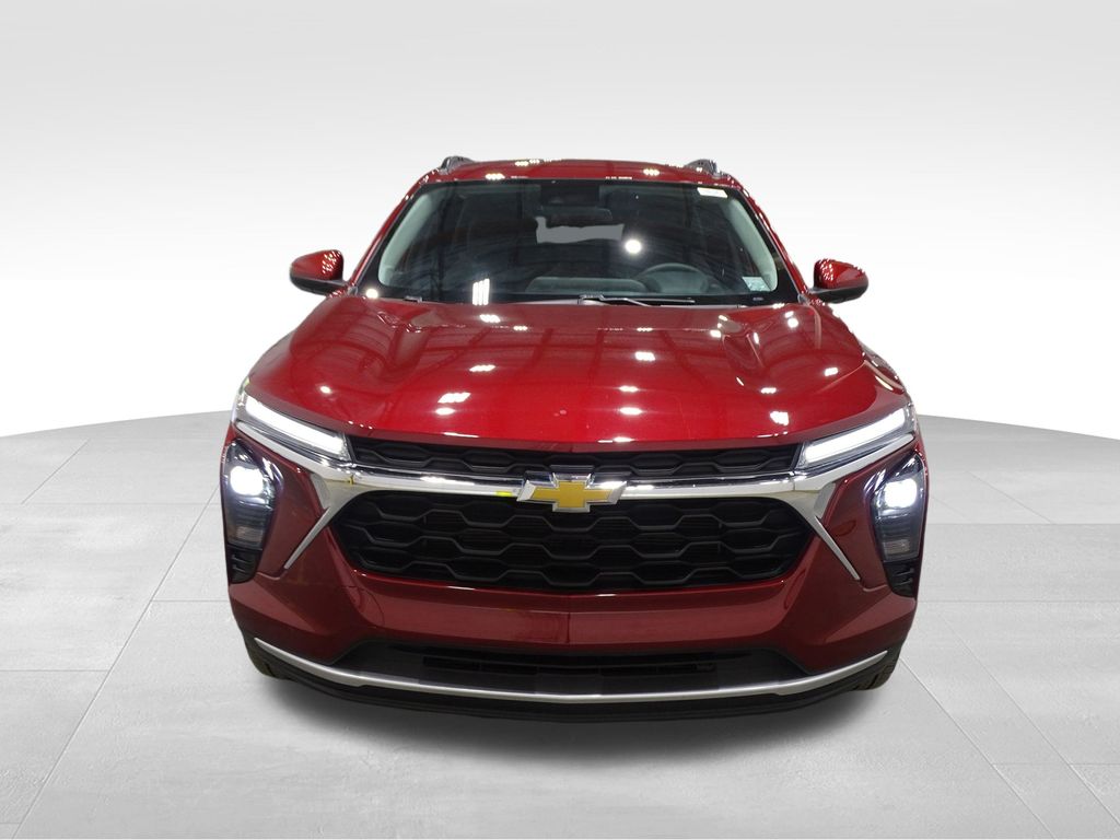 2024 Chevrolet Trax LT photo 2