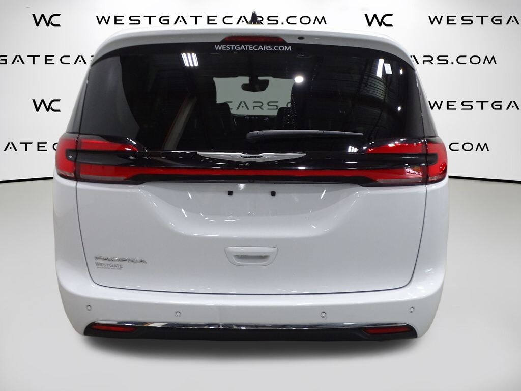 Used 2024 Chrysler Pacifica Touring L Van Passenger Van