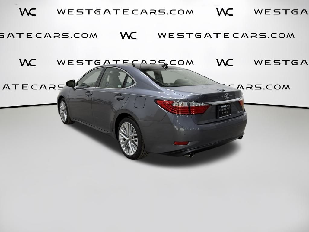 2015 Lexus ES 350 photo 3