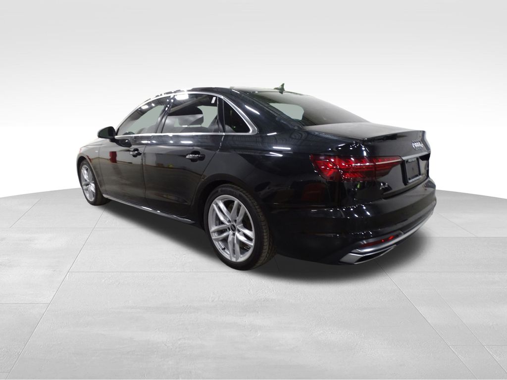 2023 Audi A4 45 S line Premium Plus photo 3