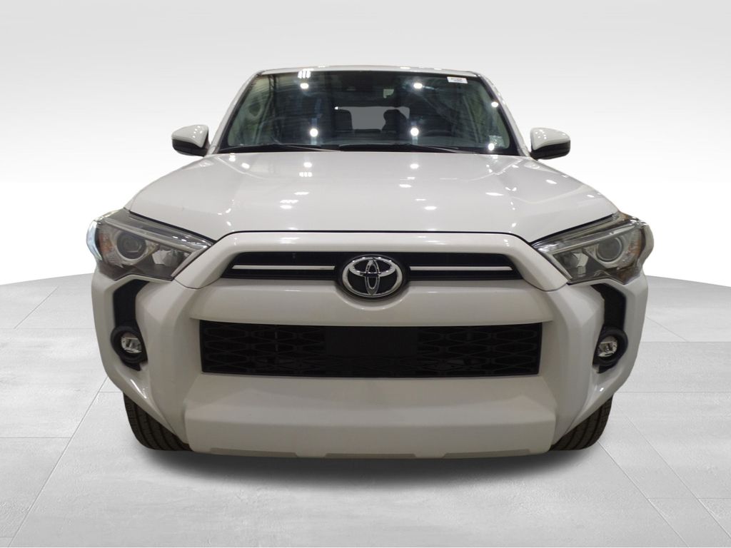 2021 Toyota 4Runner SR5 photo 2