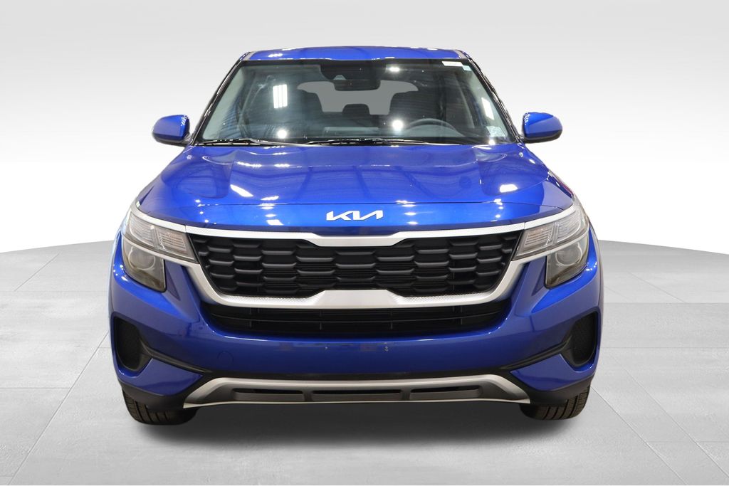 2023 Kia Seltos LX photo 2