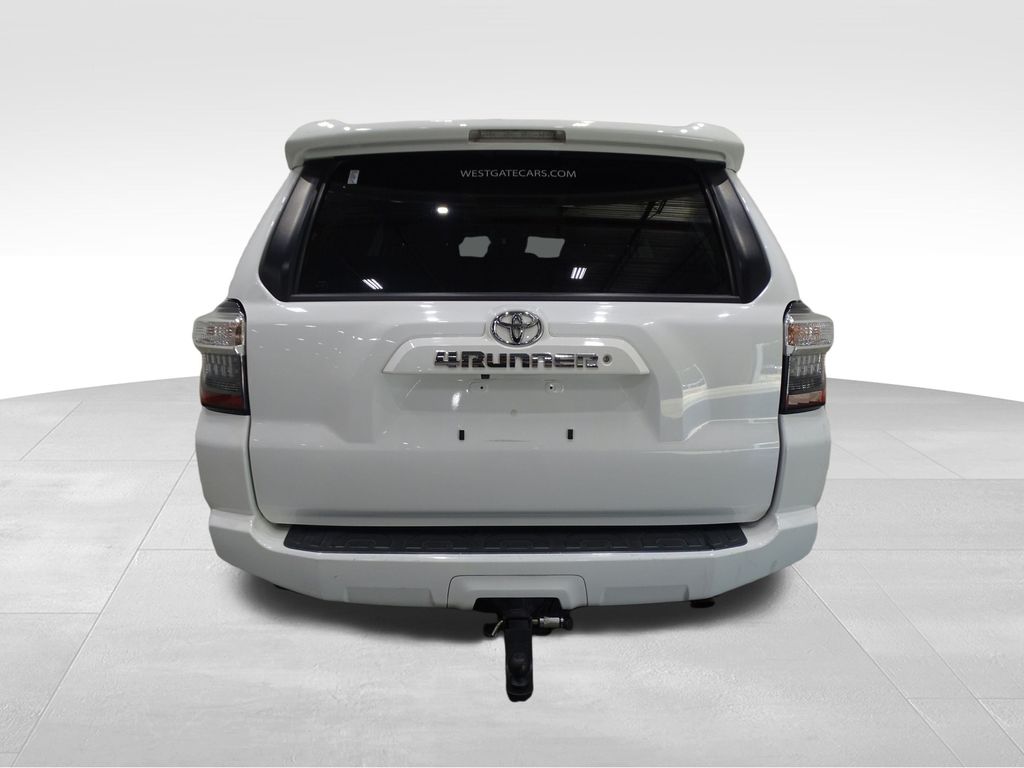 2021 Toyota 4Runner SR5 photo 4