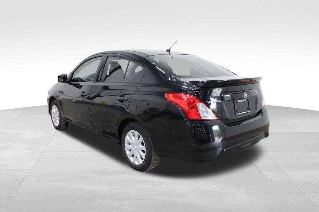 2019 Nissan Versa 1.6 Plus photo 2
