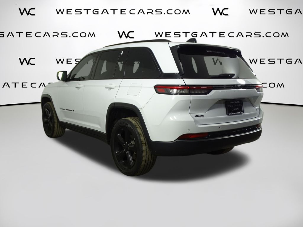 2022 Jeep Grand Cherokee Altitude photo 4