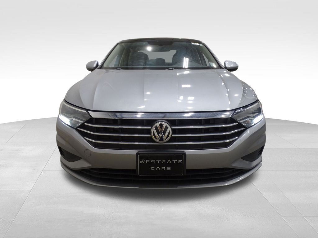 2020 Volkswagen Jetta SE photo 2