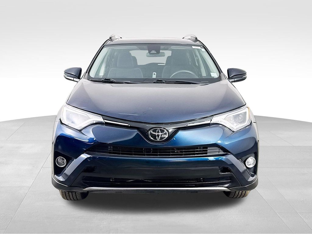 2018 Toyota RAV4 XLE photo 2