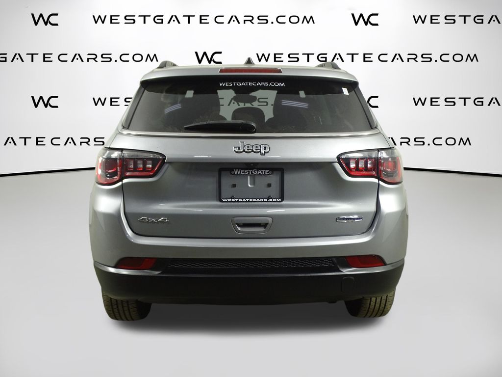 2022 Jeep Compass Latitude photo 3