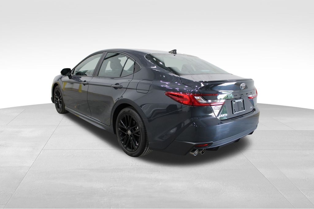 2025 Toyota Camry SE photo 3