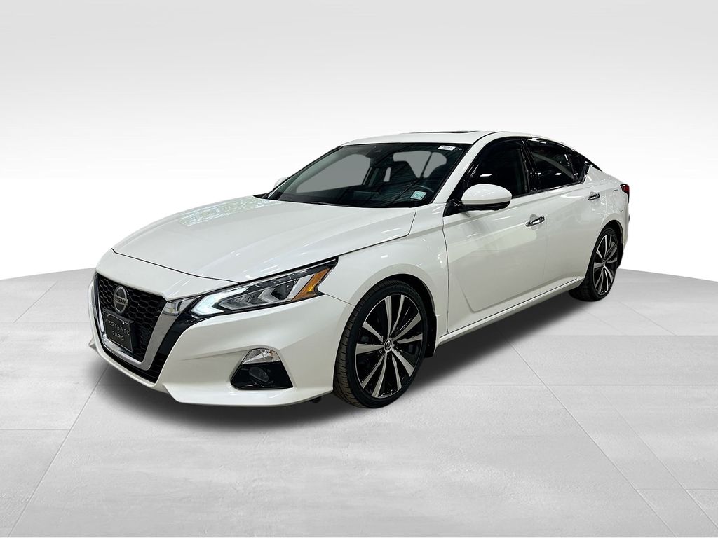 2020 Nissan Altima Platinum photo 2