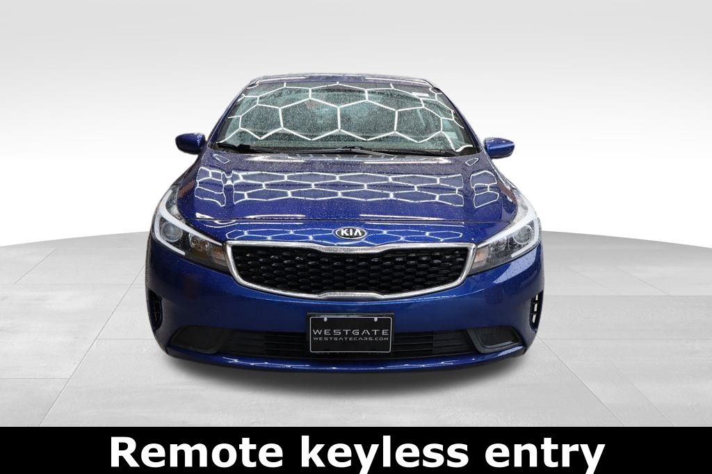 2017 Kia Forte LX photo 2