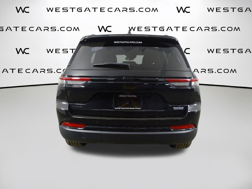 2023 Jeep Grand Cherokee Altitude photo 2