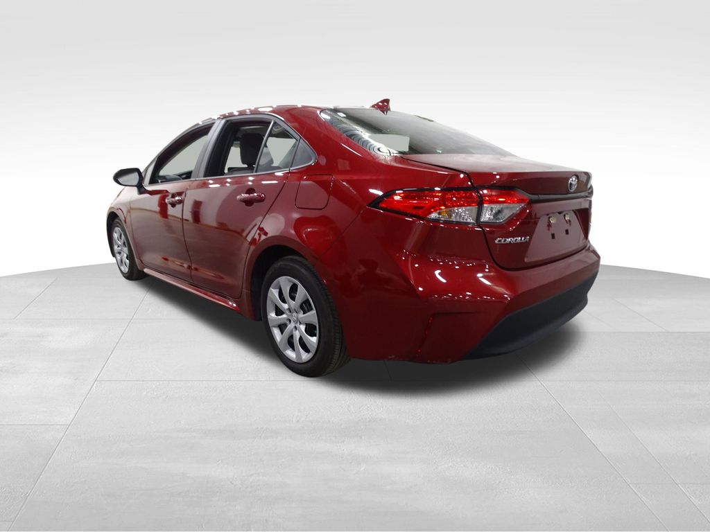 2024 Toyota Corolla LE photo 3