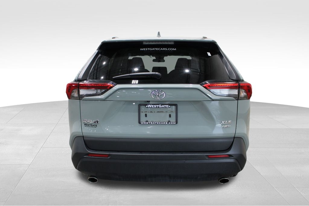 2023 Toyota RAV4 XLE photo 4