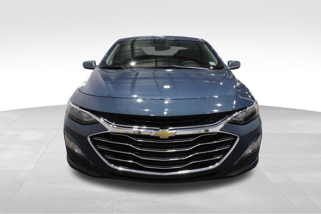 2024 Chevrolet Malibu 1LT photo 2