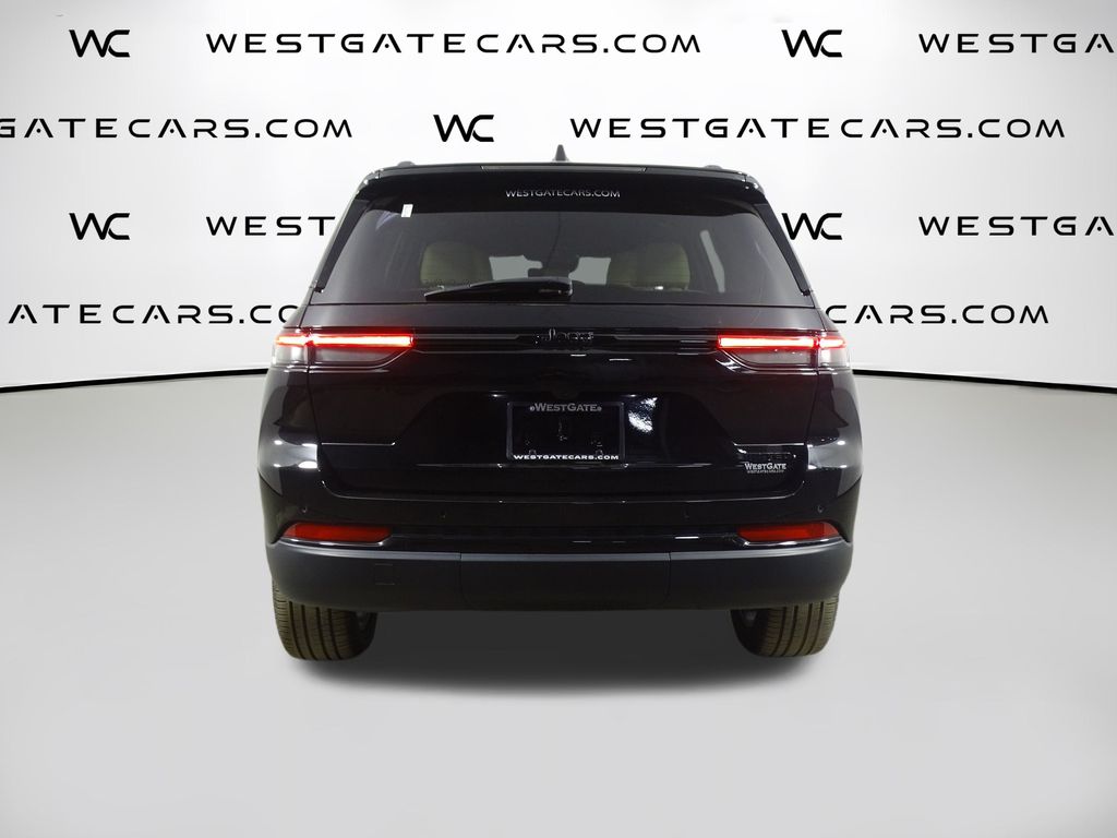 2024 Jeep Grand Cherokee Limited photo 3