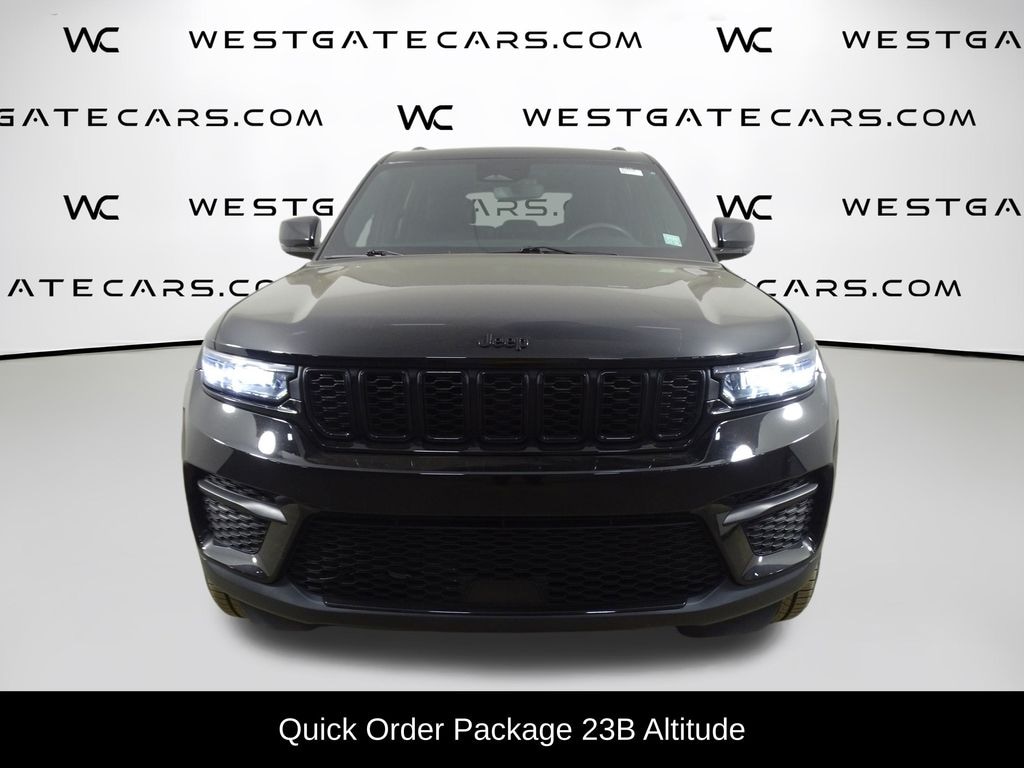 Used 2023 Jeep Grand Cherokee Altitude SUV