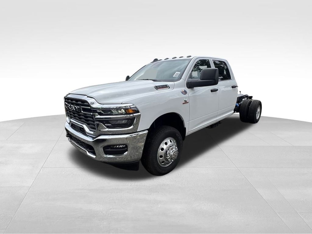 New 2025 Ram 3500 3500 TRADESMAN CREW CAB CHASSIS 4X4 60' CA Pickup
