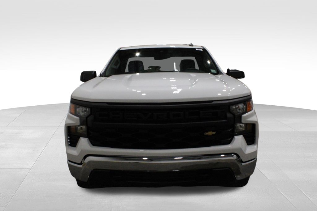 2024 Chevrolet Silverado 1500 photo 2