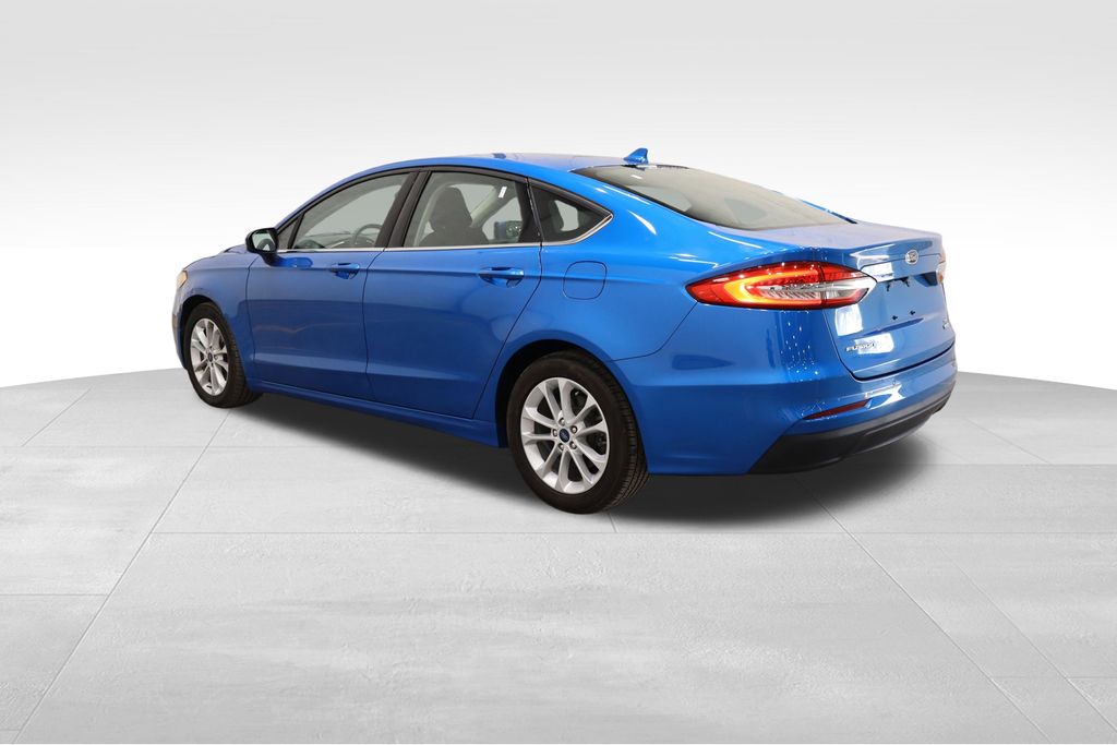 2020 Ford Fusion SE photo 3