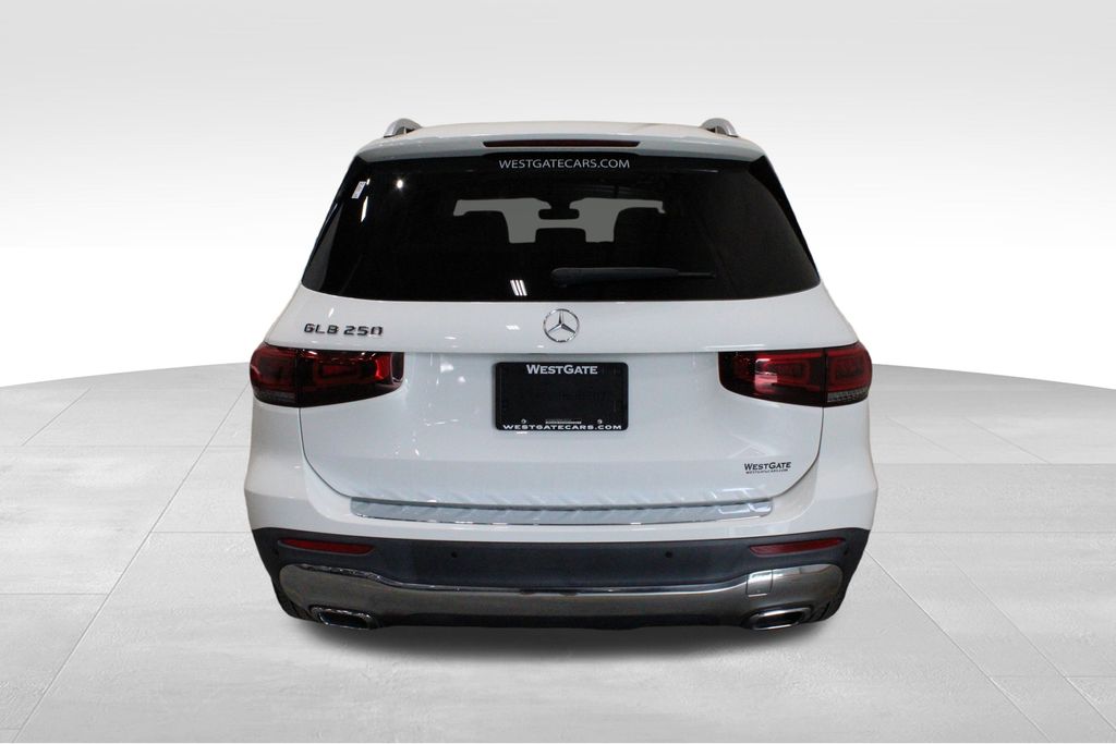 2022 Mercedes Benz GLB 250 photo 4