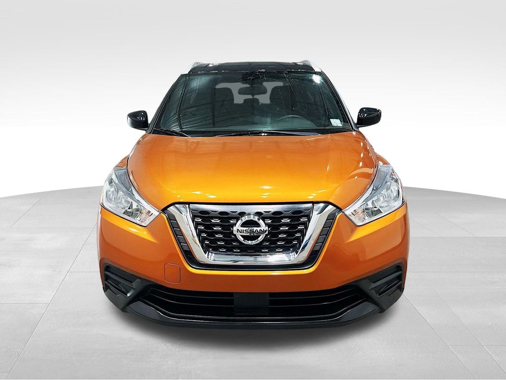2020 Nissan Kicks SV photo 2