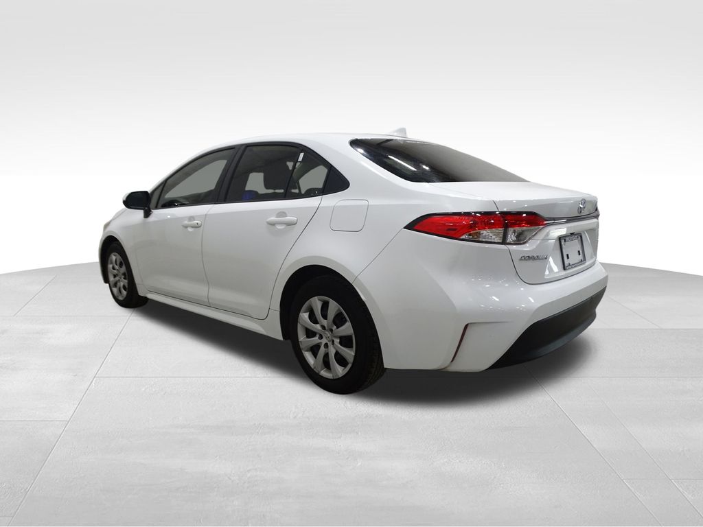 2023 Toyota Corolla LE photo 3