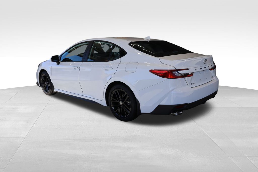 2025 Toyota Camry SE photo 3