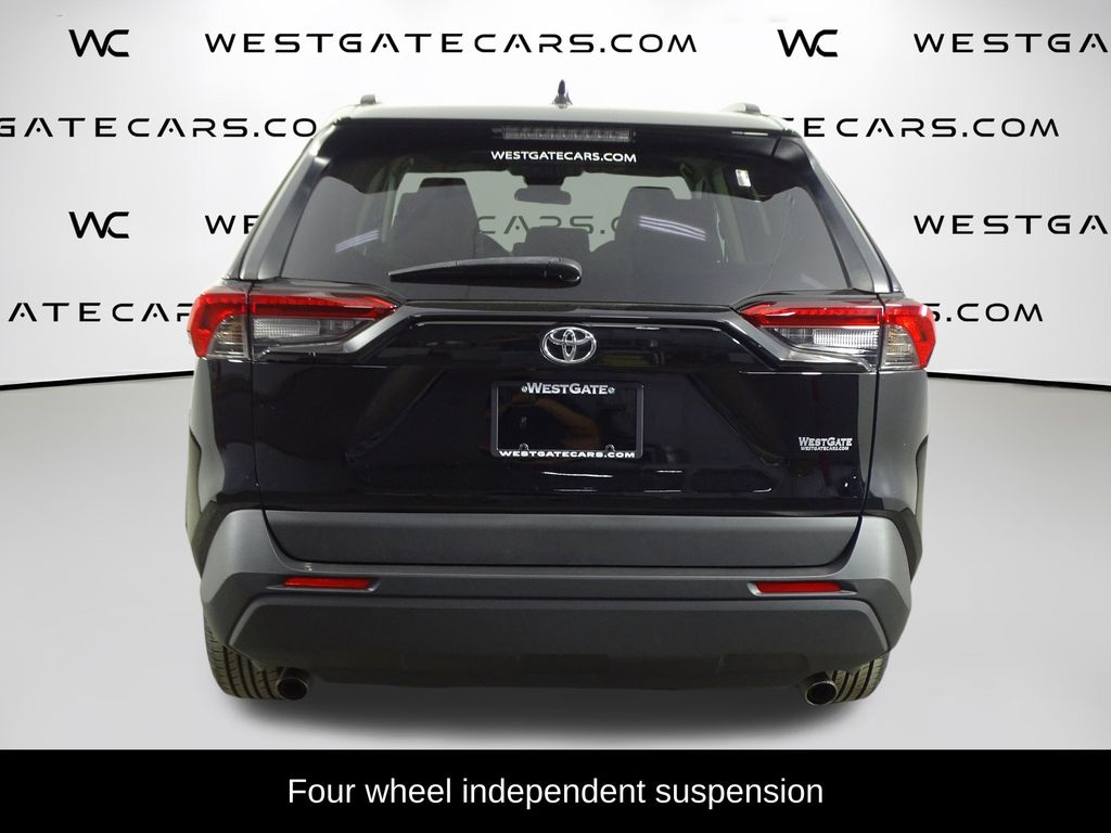 2021 Toyota RAV4 LE - Photo 7