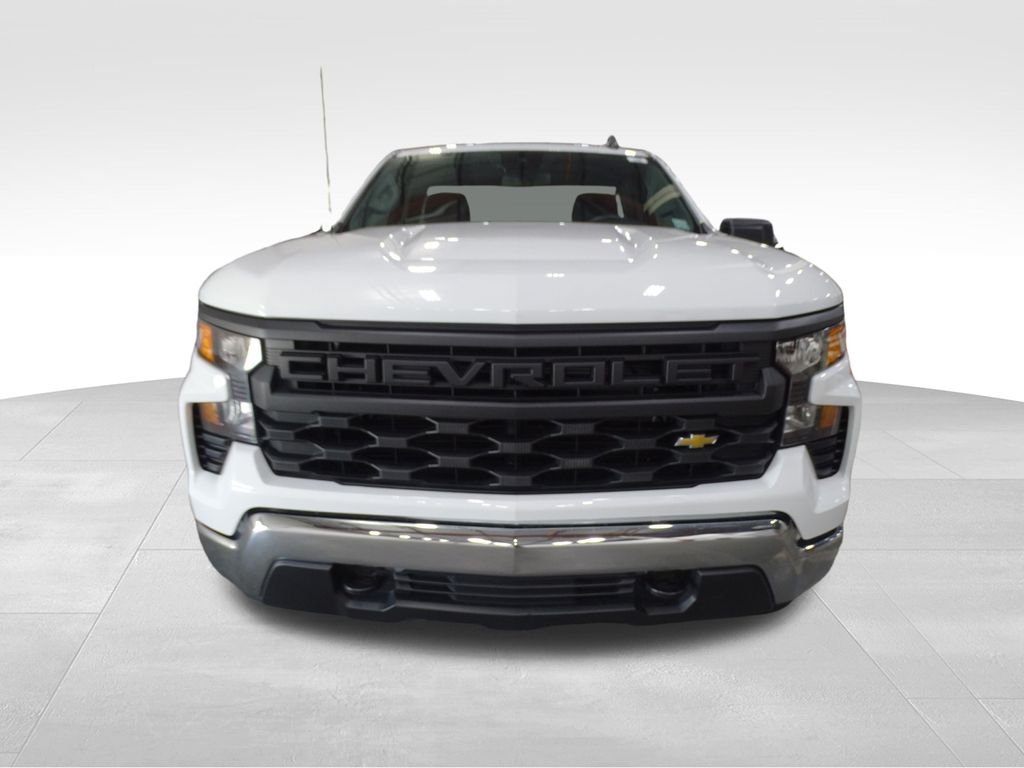2024 Chevrolet Silverado 1500 photo 2