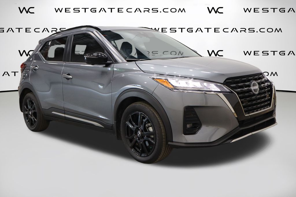 2022 Nissan Kicks SR