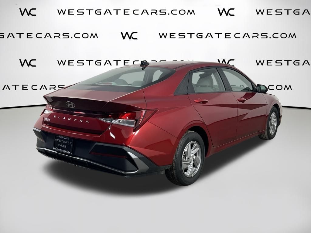 Used 2025 Hyundai Elantra SE Sedan