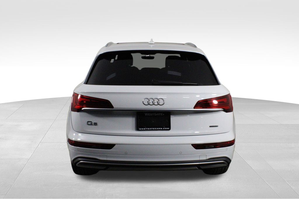 2021 Audi Q5 45 Prestige photo 3