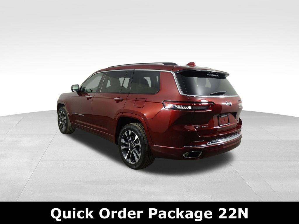 2021 Jeep Grand Cherokee Overland photo 3