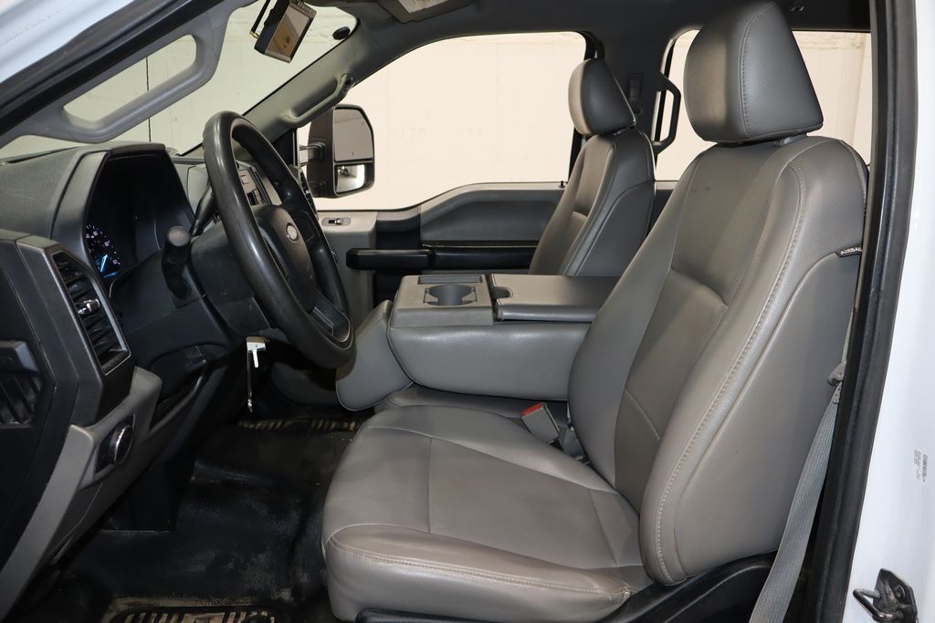 2018 Ford F-550 - Photo 8