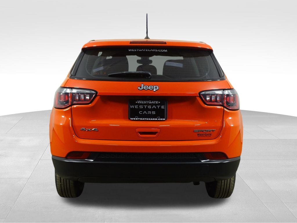 2018 Jeep Compass Sport photo 3