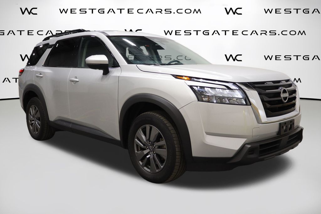 2024 Nissan Pathfinder SV