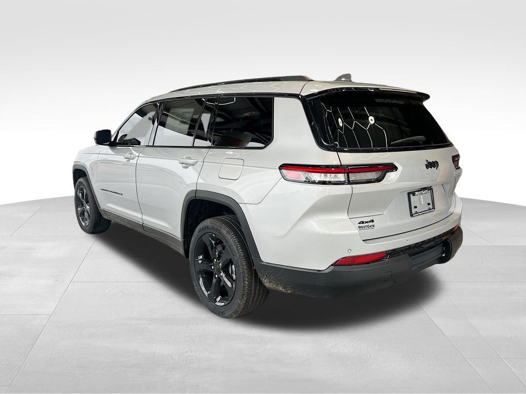 2024 Jeep Grand Cherokee Altitude photo 4