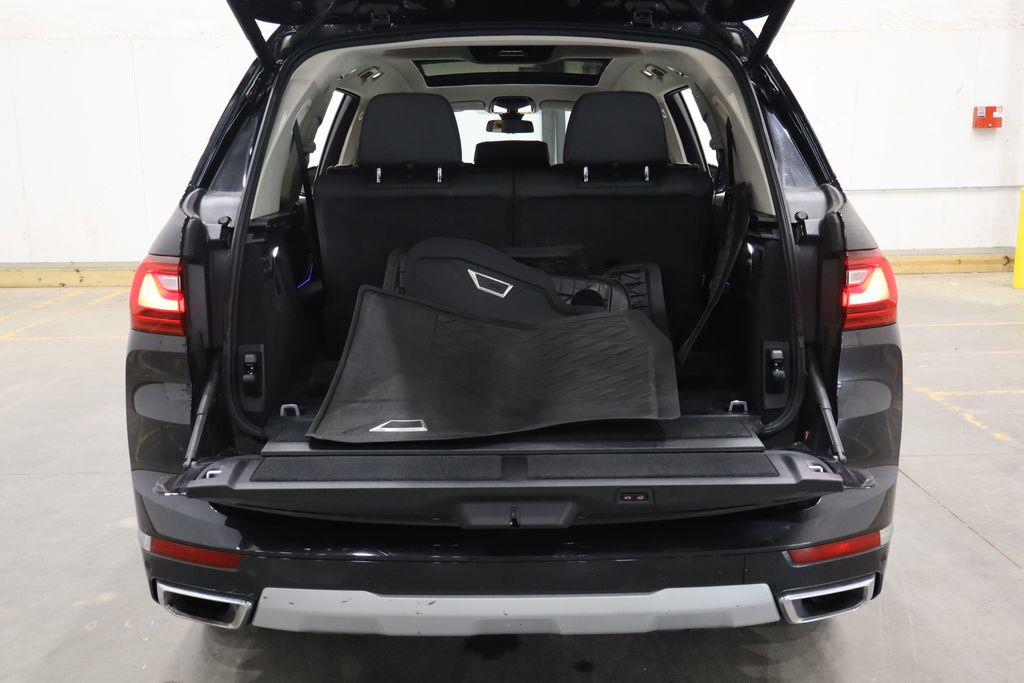 2022 BMW X7 40i - Photo 18