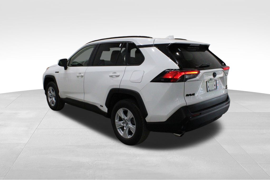 2019 Toyota RAV4 Hybrid XLE photo 2